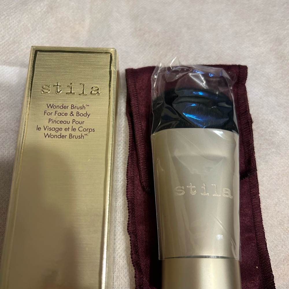 Stila Wonder Brush for Face & Body - Elegant Gold